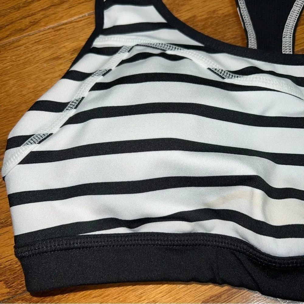Athleta Triple Dare Black and White Striped Racerback Sports Bra Size Small